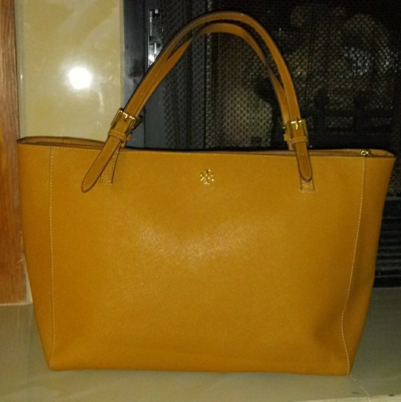 Tory Burch small buckle York Tote - Picture 2 of 5